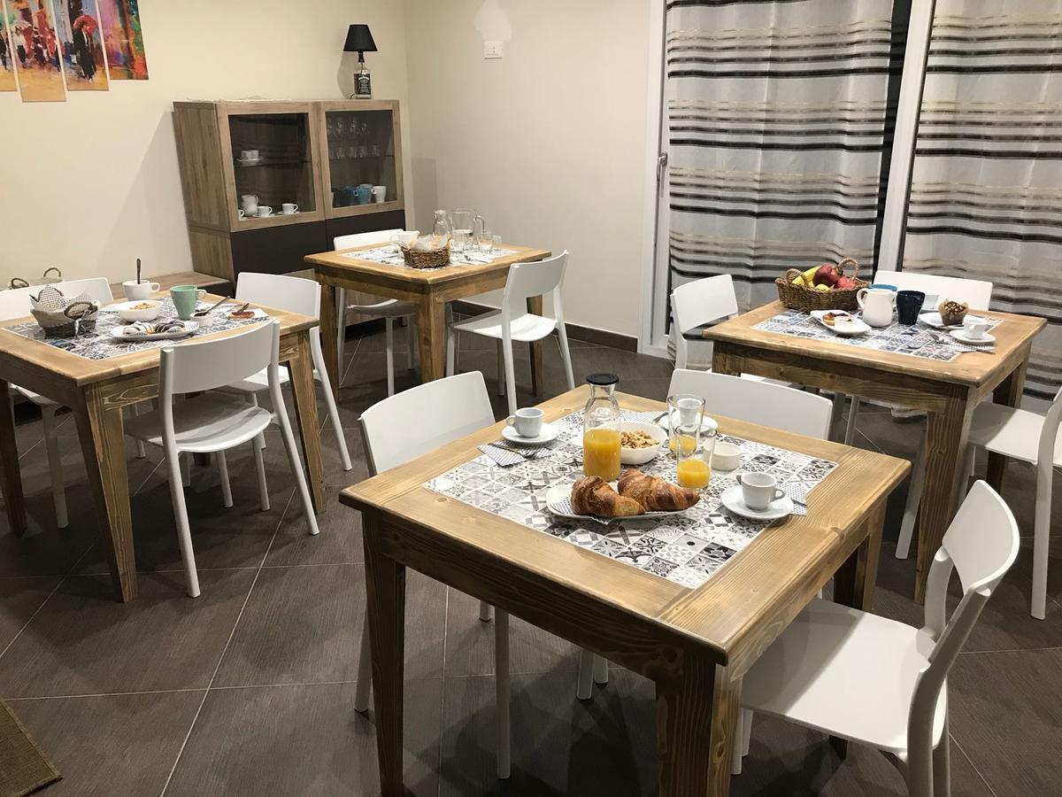 B&B Geolja 焦亚陶罗 外观 照片